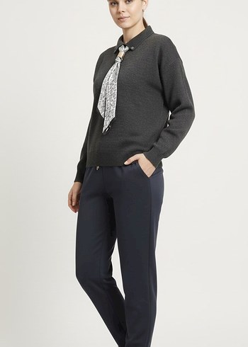 Fular Detaylı Polo Yaka Kazak - Görsel 3