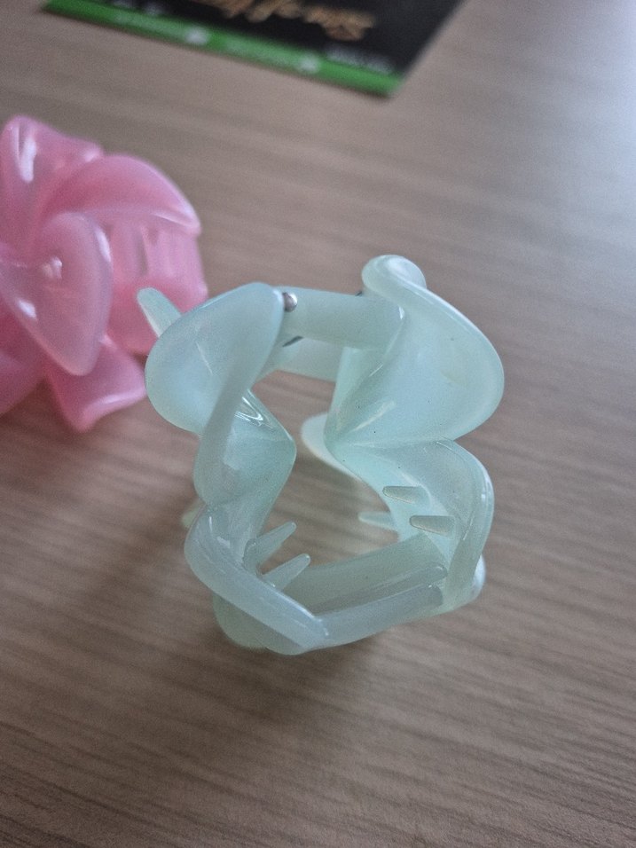 Beyaz Pastel Boncuklu Plastik Saç Tokası - Görsel 2