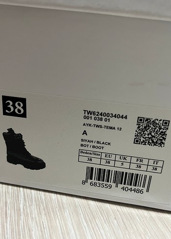 38 Beden Siyah Deri Bağcıklı Platform Topuklu Bot