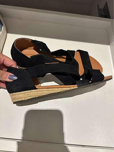 40 Beden siyah Renk Bağlama detaylı sandalet