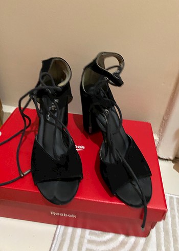 Diğer Siyah Gotik Kadın Topuklu Ayakkabı