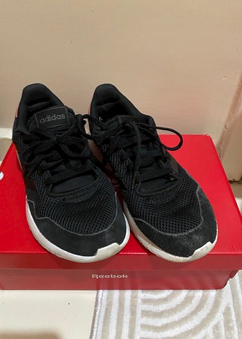 Adidas Siyah Bağcıklı Kadın Spor Ayakkabısı