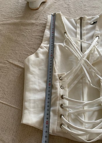 Beyaz Sıkı Kesim Bağcıklı Bustiyer - Görsel 6