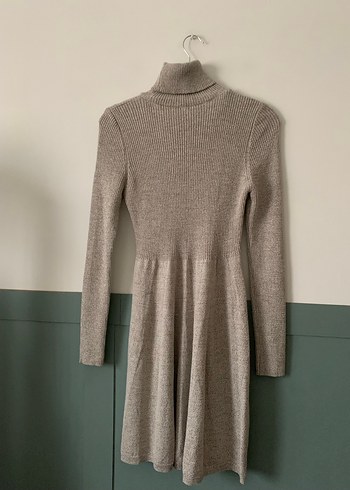 Gri Yünlü Yüksek Yakalı Triko Elbise - Görsel 2