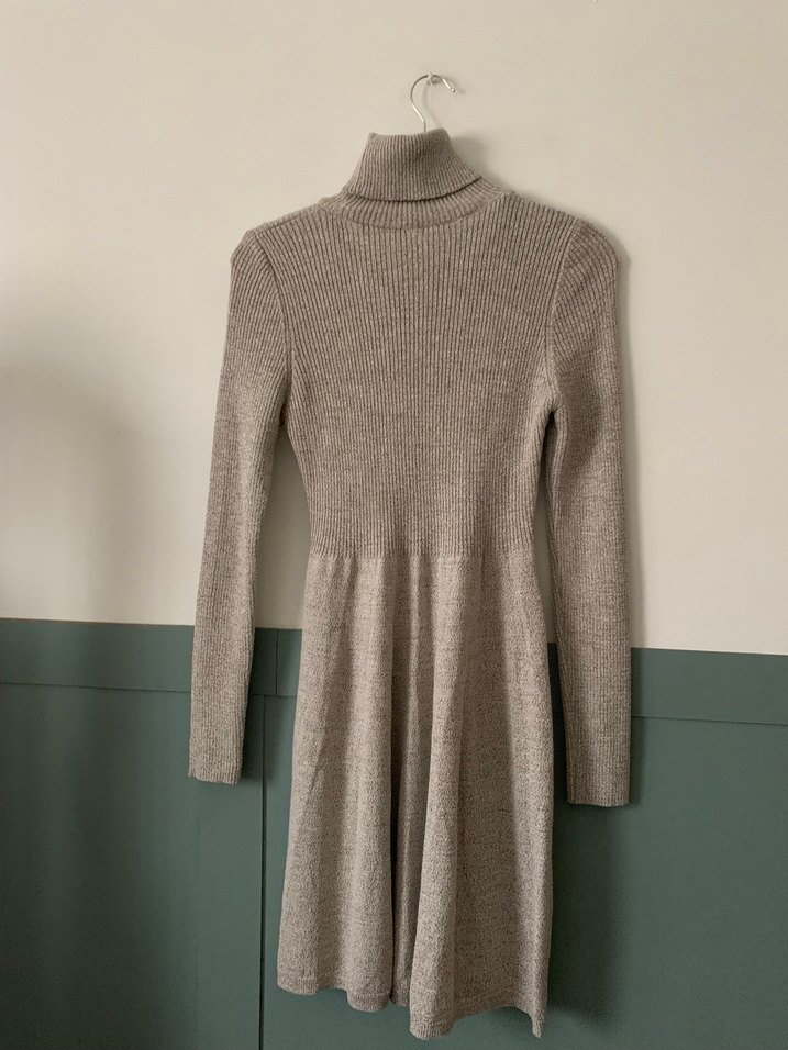Gri Yünlü Yüksek Yakalı Triko Elbise - Görsel 2
