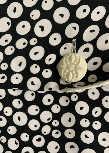 Düğmeli Puantiyeli Kısa Kollu Kadın Blazer - Görsel 7