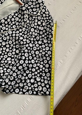 Düğmeli Puantiyeli Kısa Kollu Kadın Blazer - Görsel 6