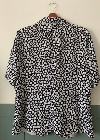 Düğmeli Puantiyeli Kısa Kollu Kadın Blazer - Görsel 2