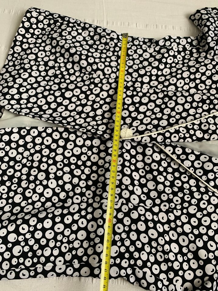 Düğmeli Puantiyeli Kısa Kollu Kadın Blazer - Görsel 4