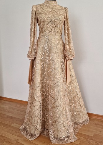 Pınar Şems Bej İşlemeli Uzun Kollu Vintage Nişan Elbisesi Prenses Model