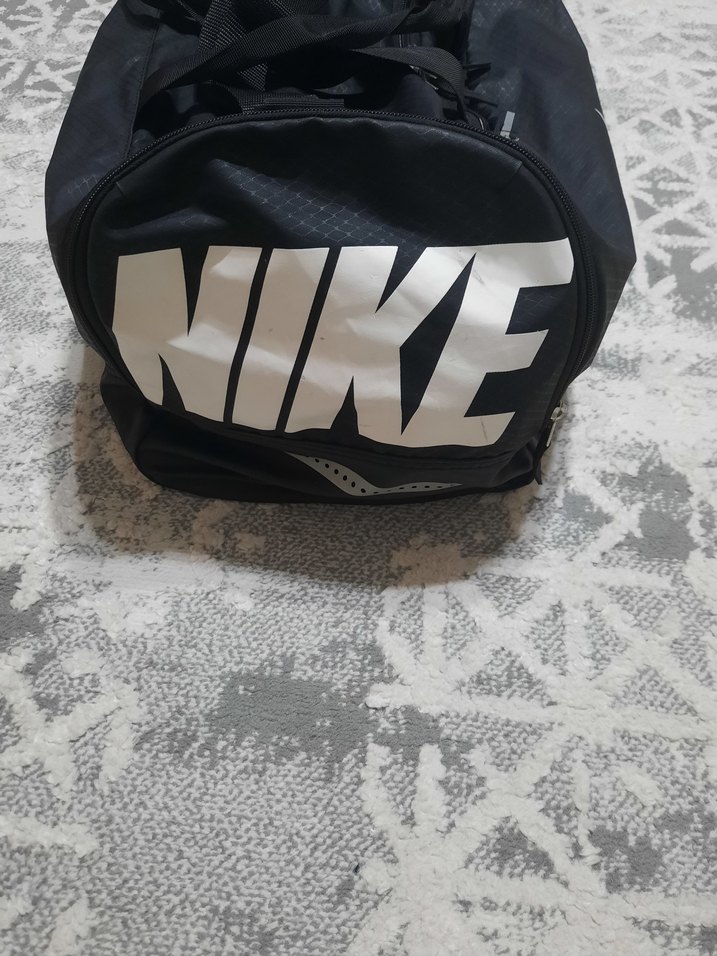 Nike Spor Çantası - Görsel 2