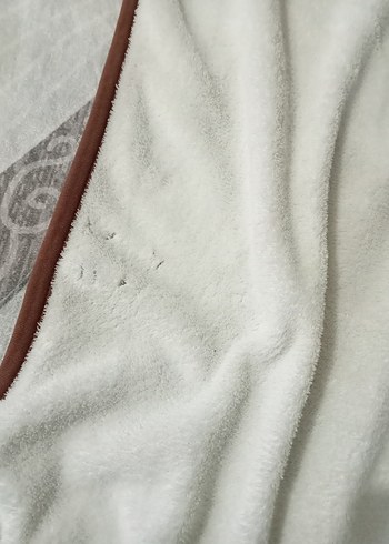 Beyaz Aslan Desenli Çocuk Battaniyesi - Görsel 5