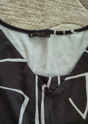 V Yaka siyah üzerine beyaz desenli elbise - Görsel 4