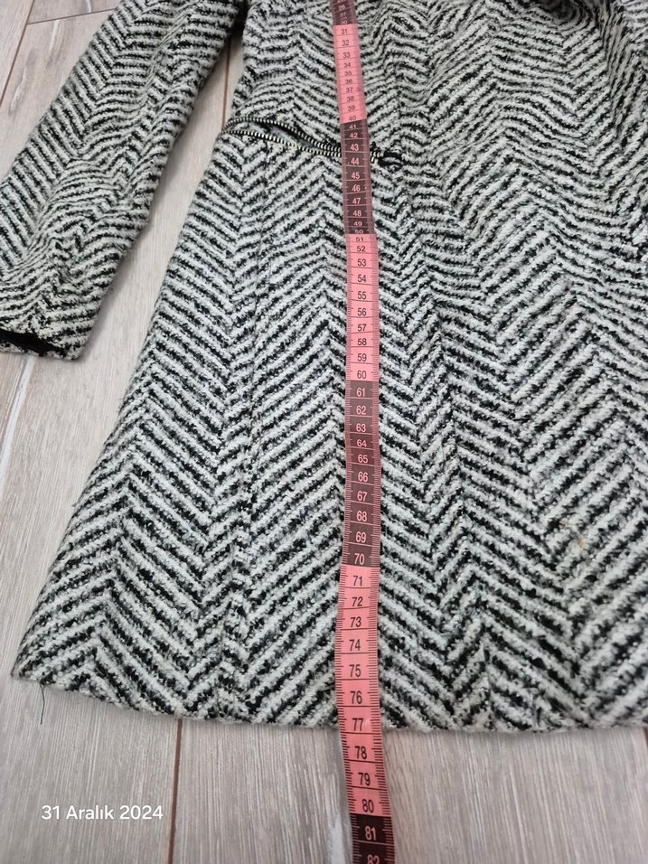 Desenli Uzun Kaban - Görsel 3