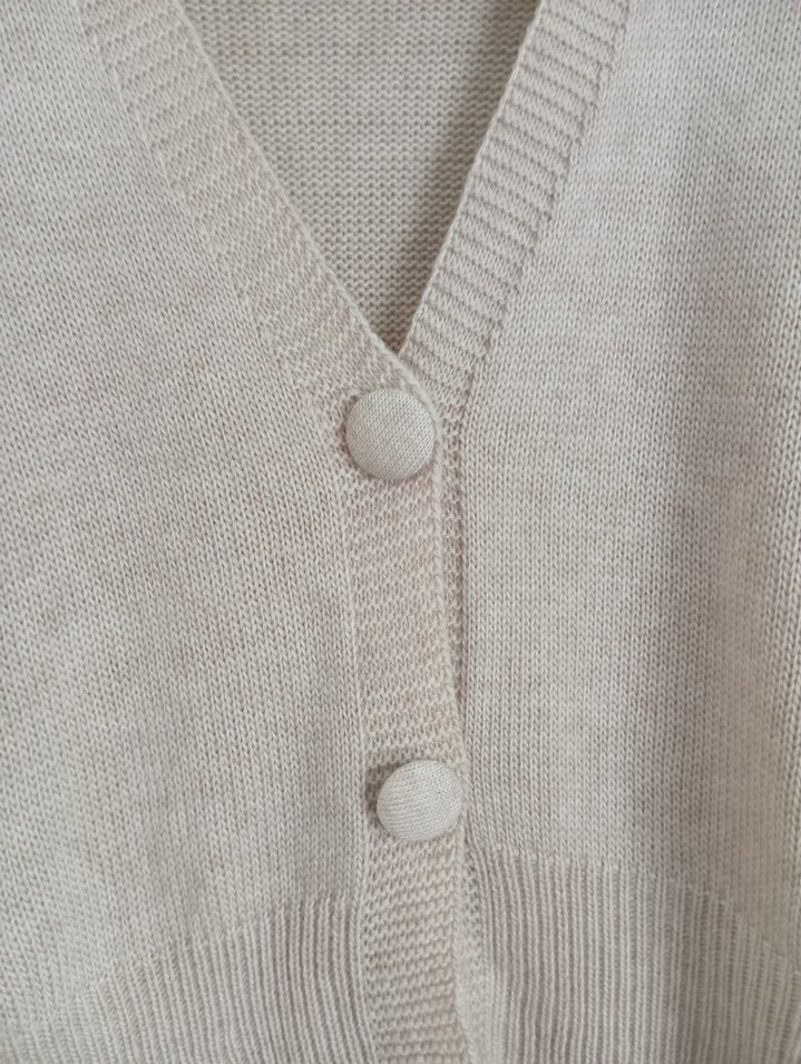 Bej Örgü Mini V Yaka Hırka - Görsel 4