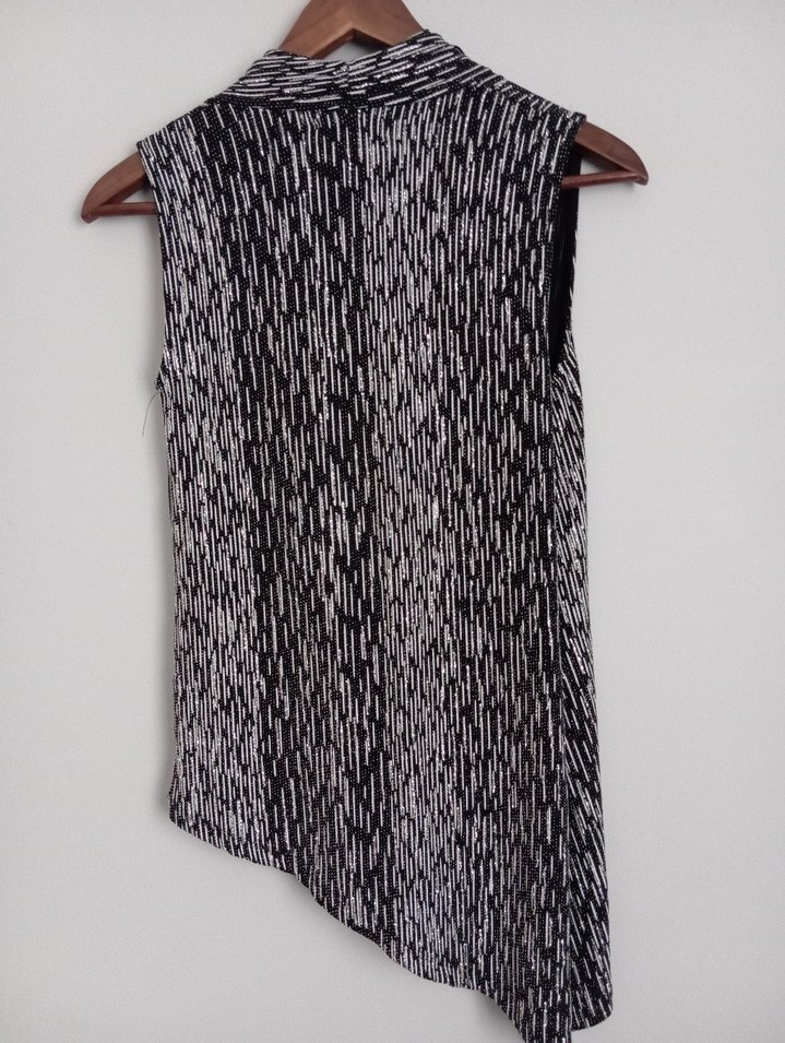 V Yaka Drapeli Gri Kadın Bluz - Görsel 5