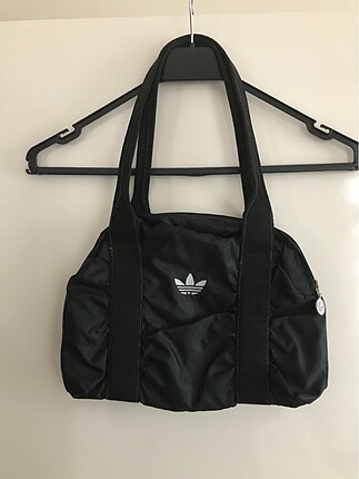 Adidas çanta