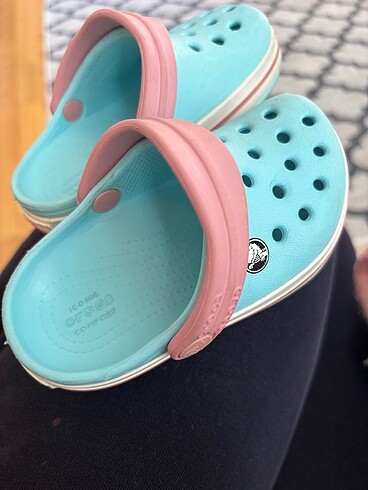 22 Beden Crocs