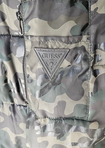 xl Beden yeşil Renk Kamuflaj Desenli orjinal GUESS
