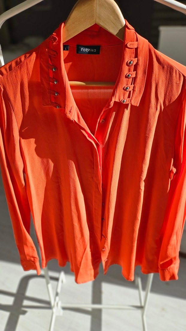 %100 IPEK Düğmeli Kırmızı Kadın Gömlek - Görsel 3