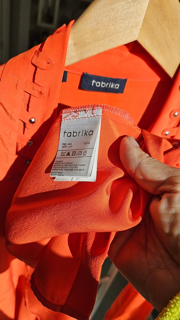 %100 IPEK Düğmeli Kırmızı Kadın Gömlek - Görsel 5