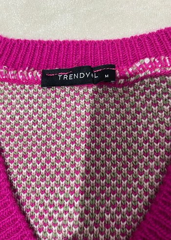 Trendyol & Milla Trendyolmilla çilek süveter yelek