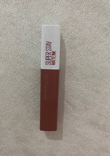 Maybelline superstay mat ruj gratisten alındı