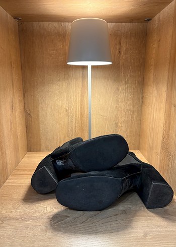 Siyah Süet Kadın Topuklu Bot - Görsel 3