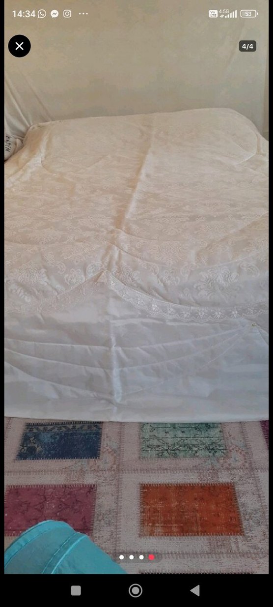 İşlemeli Beyaz Parlak Yatak Örtüsü - Görsel 2