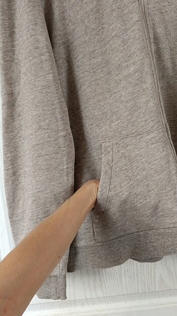 H&M H & M sweatshirt