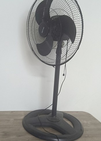 Siyah Ayaklı Vantilatör