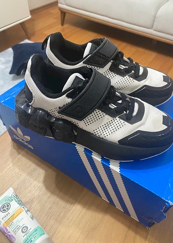 Adidas starwars 32