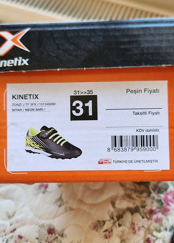 31 Beden yeşil Renk Kinetix Çocuk halı saha ayakkabısı