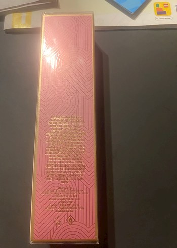 Elizabeth Arden Elizabeth Arden NYC Love Kadın Parfümü 75 ml
