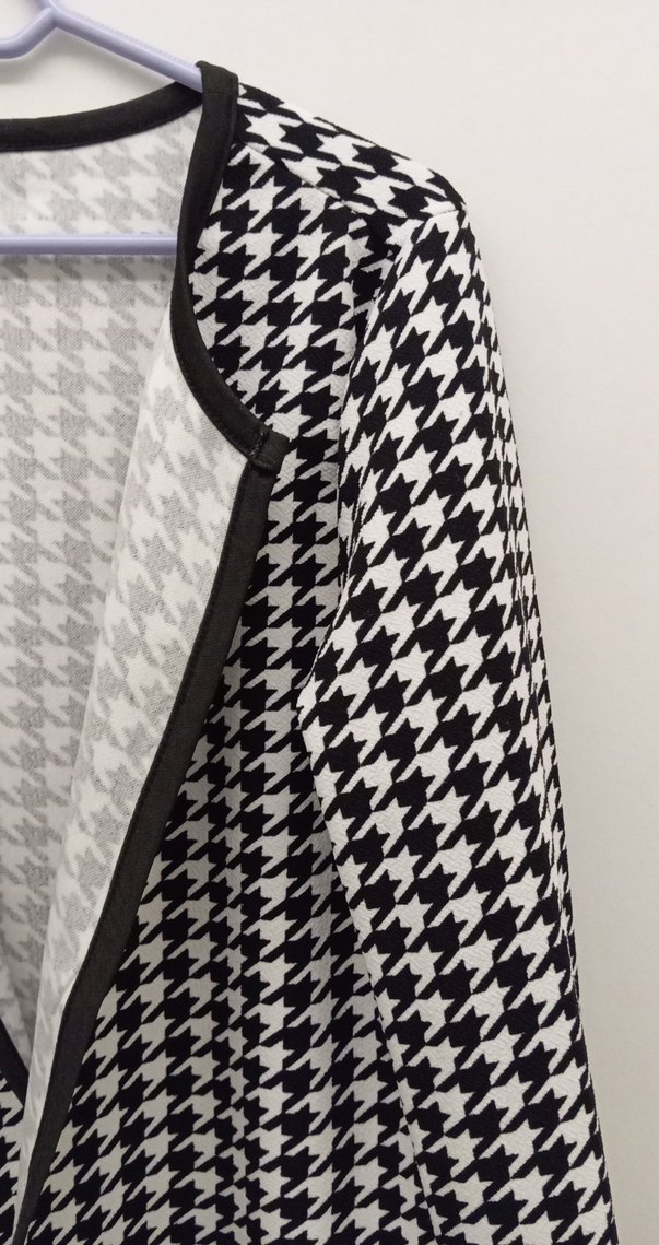 Düğmeli Siyah Beyaz Kadın Ceket - Görsel 3