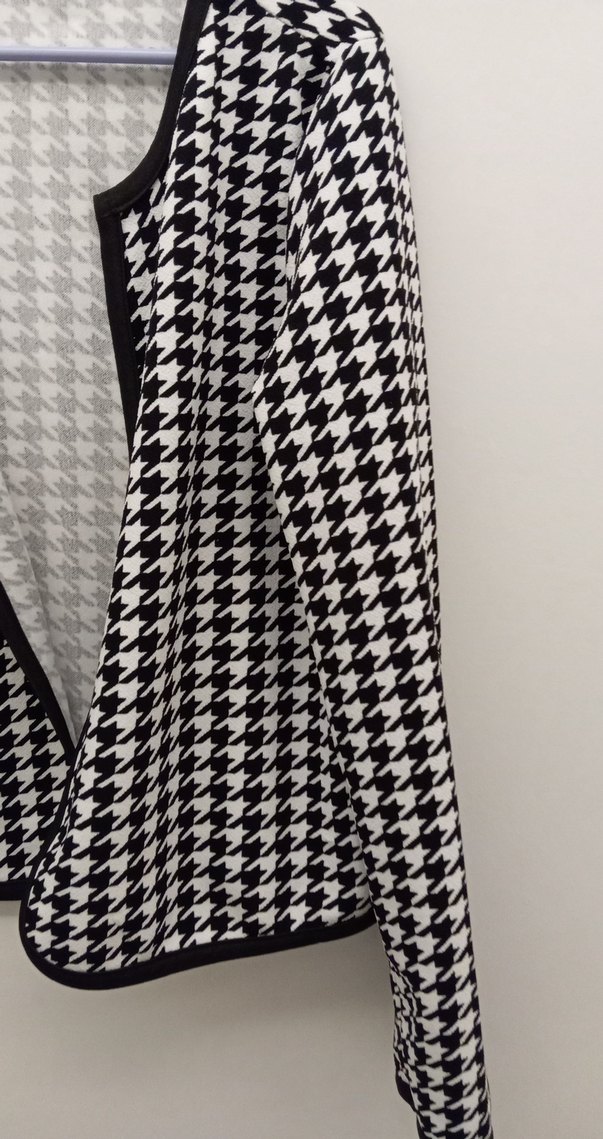 Düğmeli Siyah Beyaz Kadın Ceket - Görsel 4