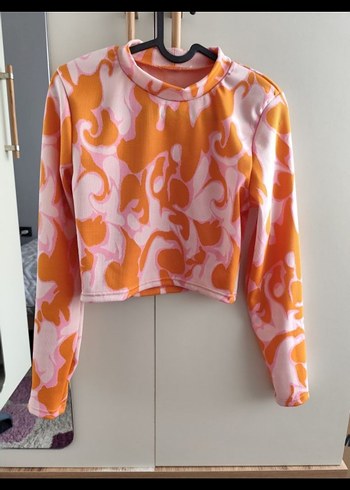 Kadın Pembe Uzun Kollu Kısa Batik Bluz