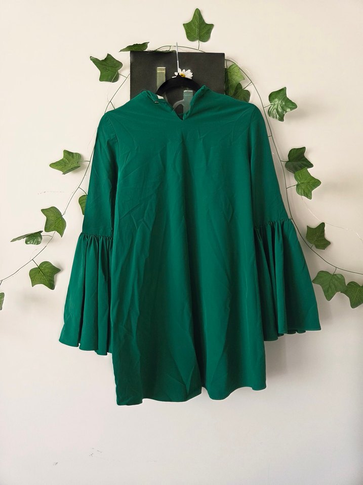 Uzun Kollu Yeşil Volanlı Bluz - Görsel 3