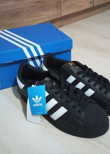 42 Beden siyah Renk Adidas süperstar ayakkabı