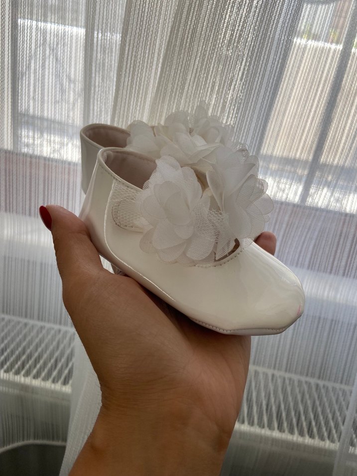 Beyaz Fırfırlı Kız bebek babet - Görsel 2