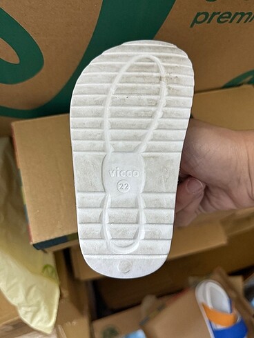22 Beden beyaz Renk Vicco sandalet 22