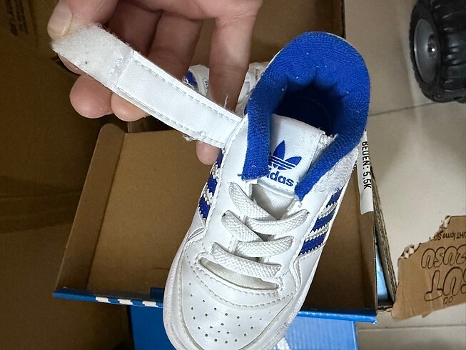22 Beden beyaz Renk Adidas 22 numara spor ayakkabı