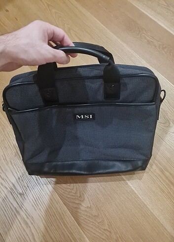 MSI laptop/evrak çantası - Görsel 3