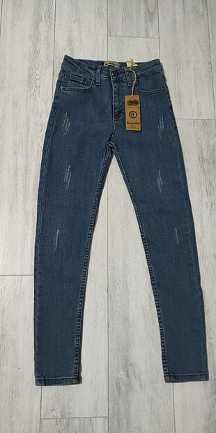 Mavi jeans temsili markadır.