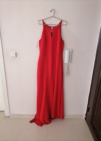xl Beden kırmızı tül vr boncuk işlemeli elbise