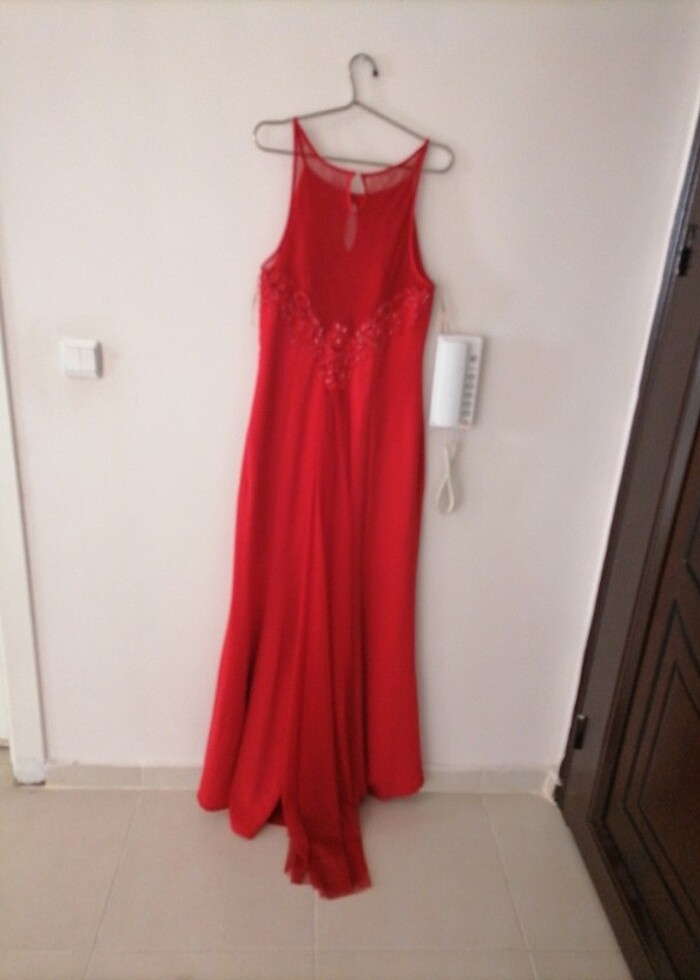 kırmızı tül vr boncuk işlemeli elbise - Görsel 4