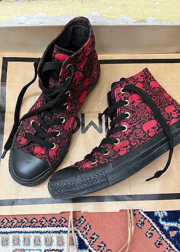 goth punk converse