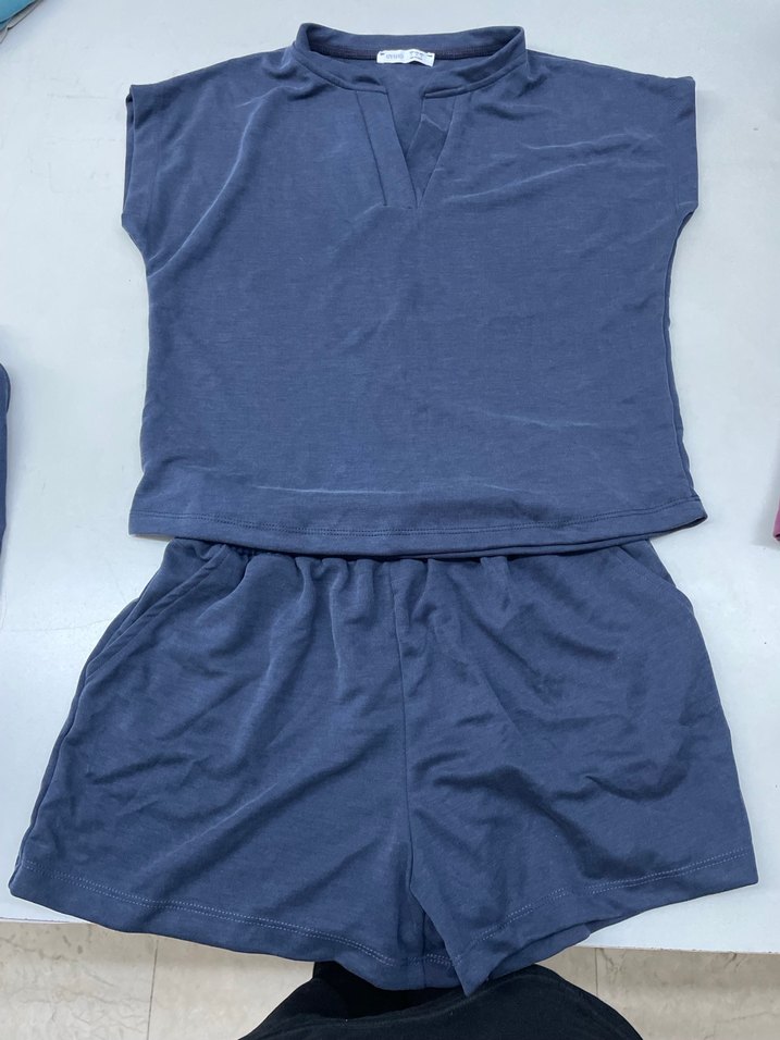 V yaka, kolsuz, bol kesim mavi takım - Görsel 2