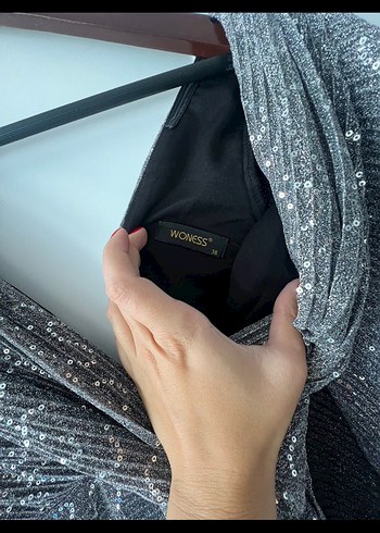 Gri Yılan Desenli Uzun Drapeli Abiye Elbise - Görsel 3