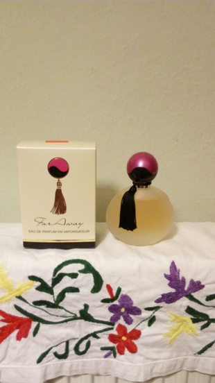 avon dan faraway sahane parfum